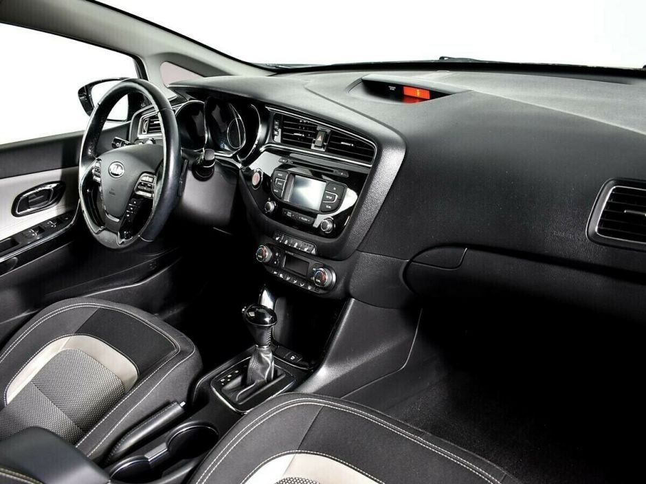 Kia Ceed, 1.6 л, Робот, 2017 фото 2