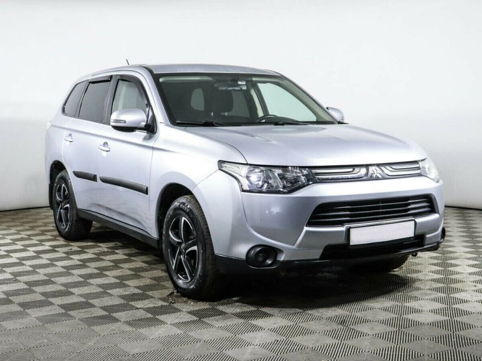 Mitsubishi Outlander, 2.0 л, Вариатор, 2012 фото 5