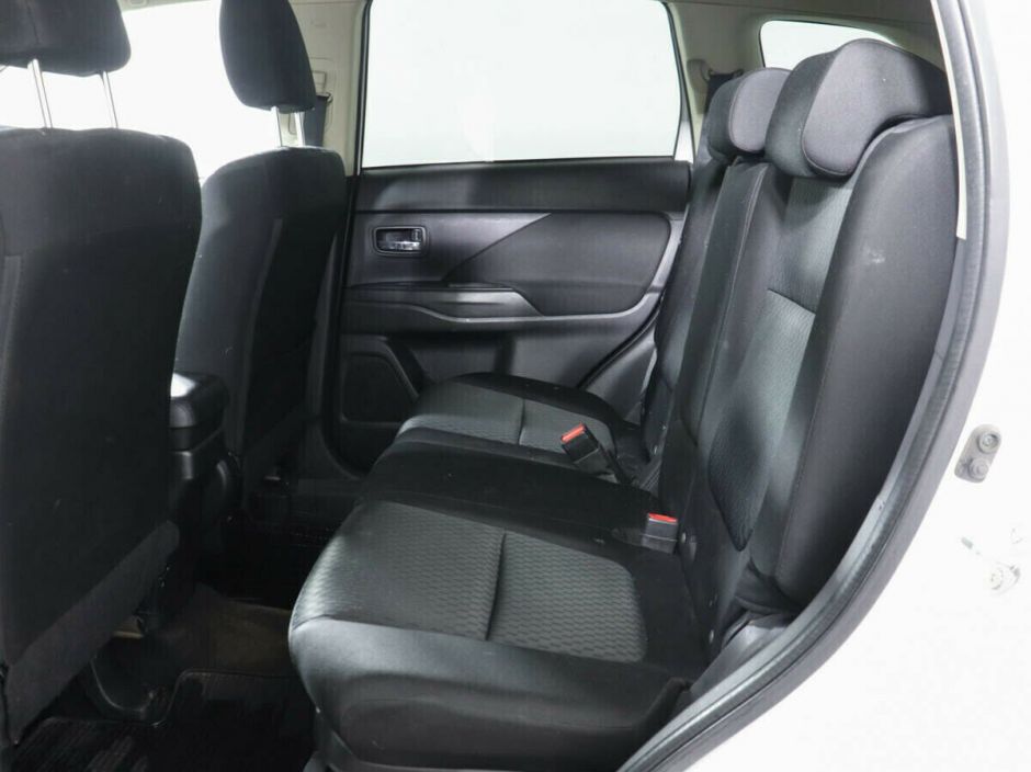 Mitsubishi Outlander, 2.0 л, Вариатор, 2013 фото 8