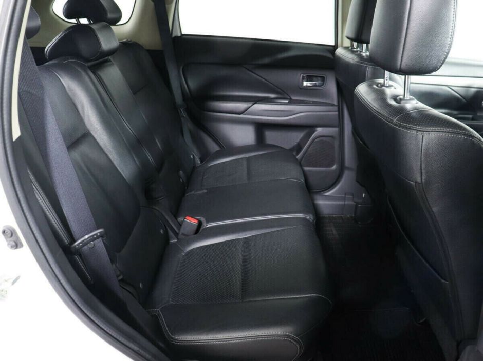 Mitsubishi Outlander, 2.4 л, Вариатор, 2013 фото 1