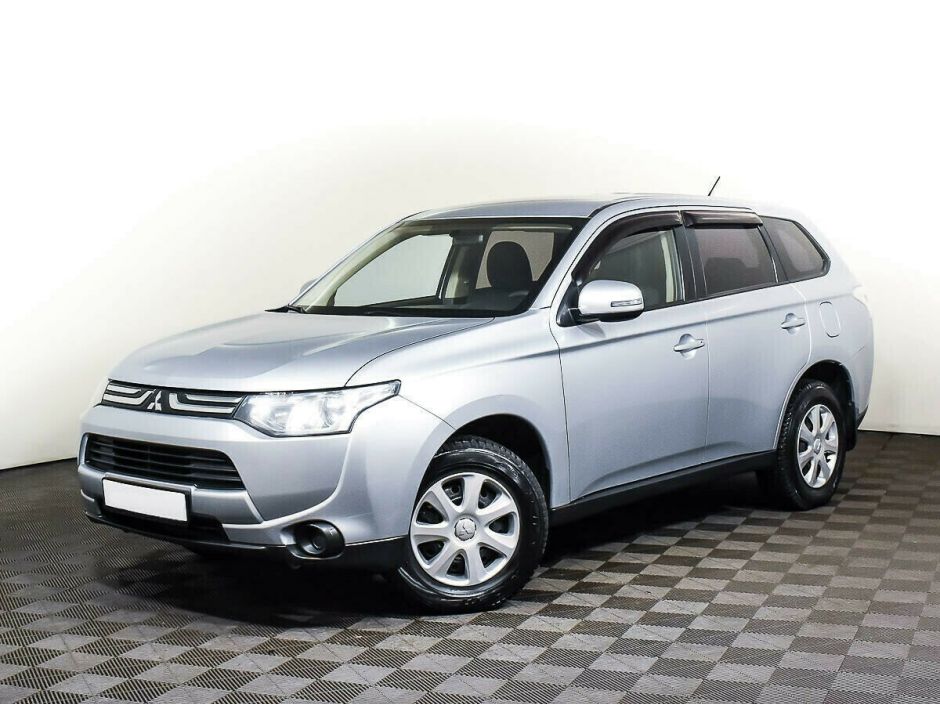 Mitsubishi Outlander, 2.0 л, Вариатор, 2012 фото 3