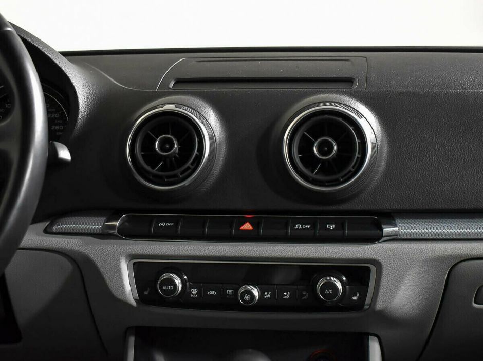 Audi A3, 1.4 л, Робот, 2015 фото 8