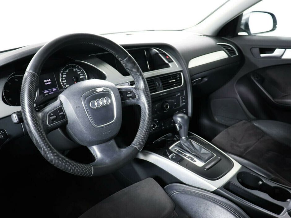 Audi A4, 2.0 л, Робот, 2011 фото 7