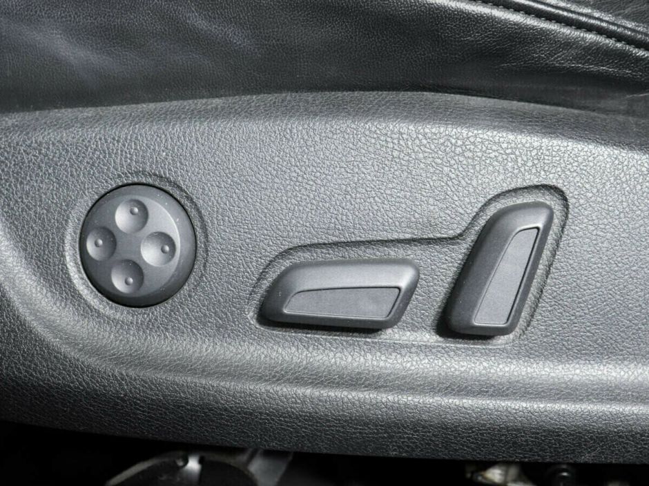 Audi A4, 2.0 л, Робот, 2011 фото 2