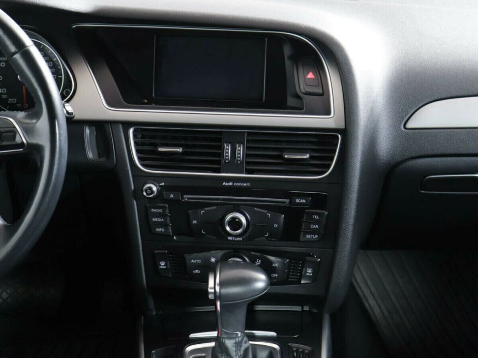Audi A4, 1.8 л, Вариатор, 2014 фото 7