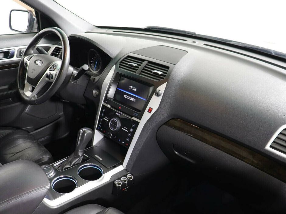 Ford Explorer, 3.5 л, АТ, 2015 фото 10