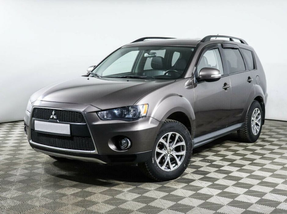 Mitsubishi Outlander, 2.0 л, Вариатор, 2011 фото 3
