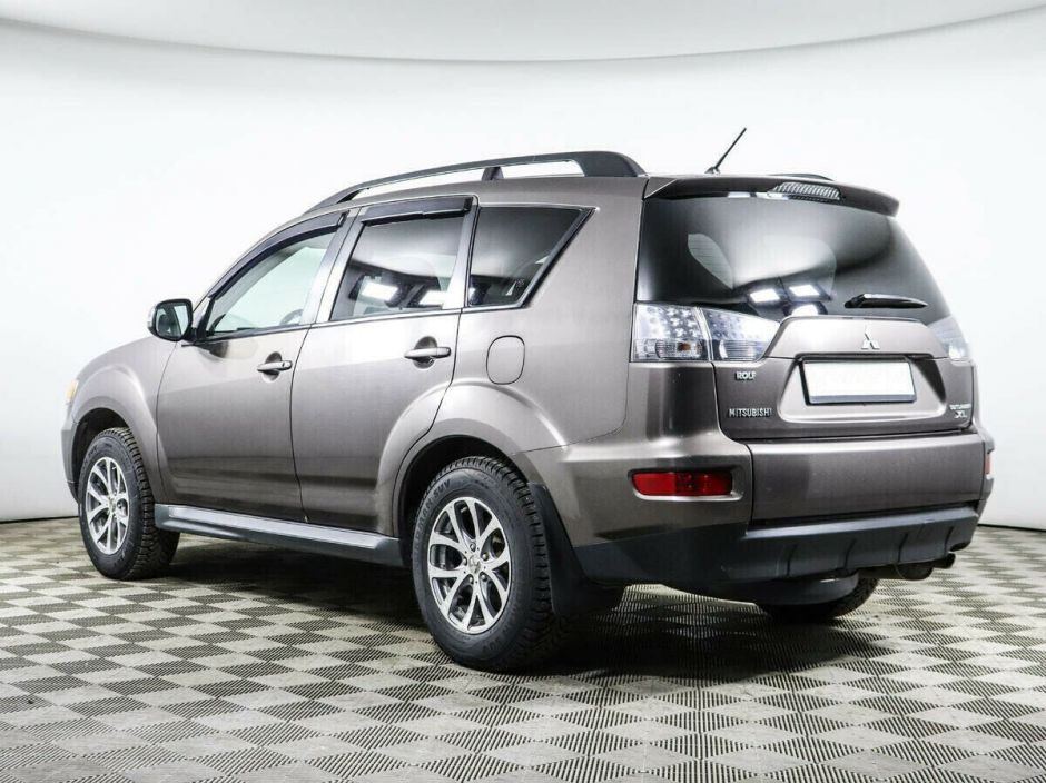 Mitsubishi Outlander, 2.0 л, Вариатор, 2011 фото 6