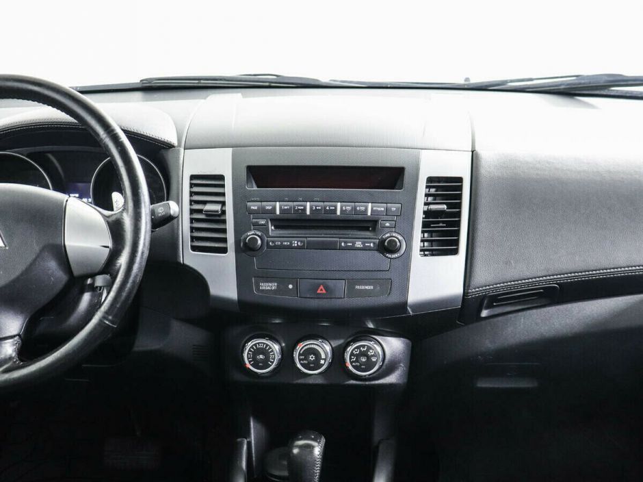 Mitsubishi Outlander, 2.0 л, Вариатор, 2011 фото 7