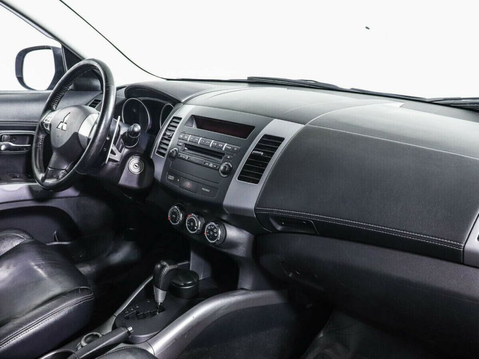 Mitsubishi Outlander, 2.0 л, Вариатор, 2011 фото 9
