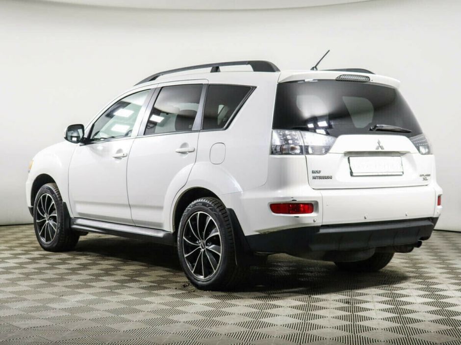 Mitsubishi Outlander, 2.0 л, Вариатор, 2011 фото 6