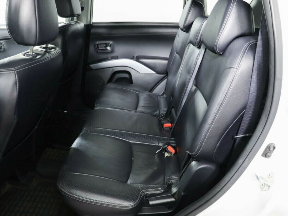 Mitsubishi Outlander, 2.0 л, Вариатор, 2011 фото 1