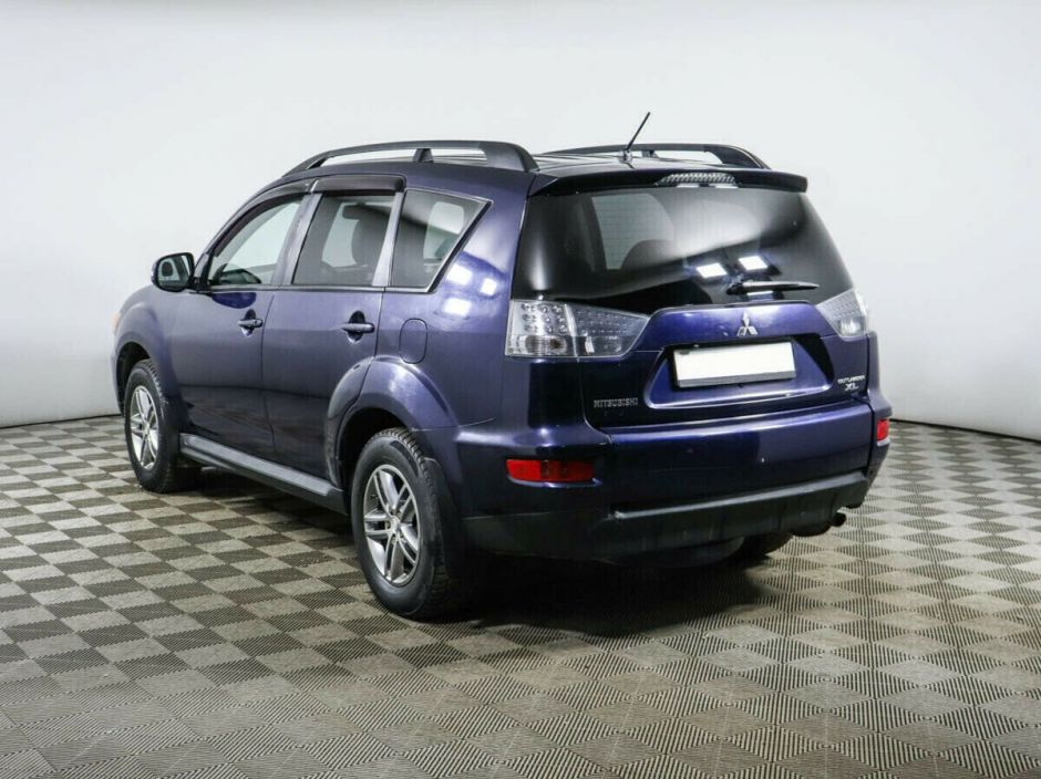 Mitsubishi Outlander, 2.0 л, Вариатор, 2011 фото 6