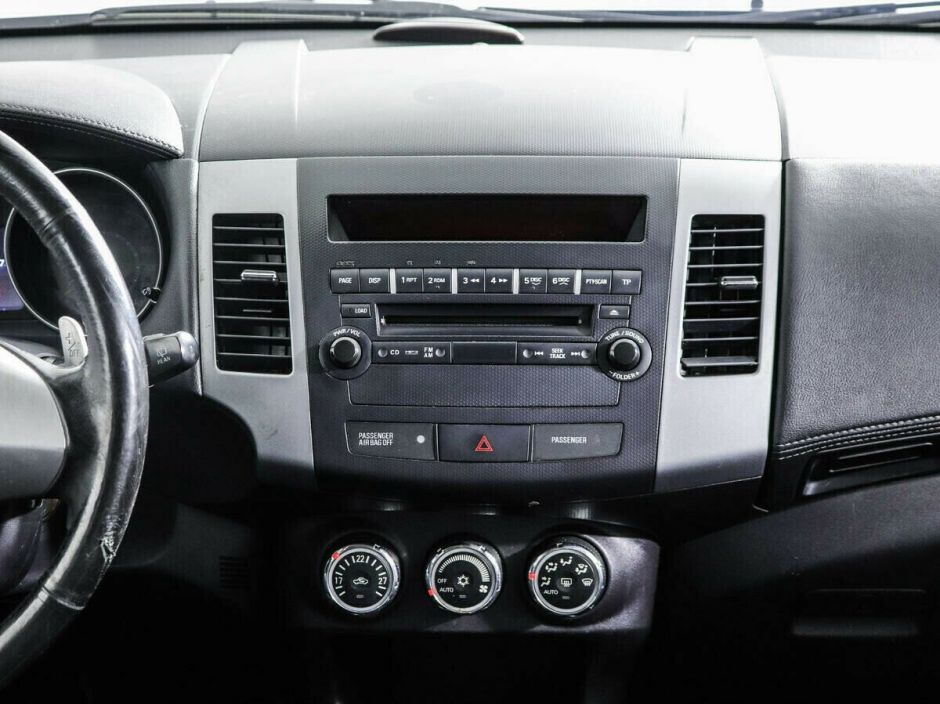 Mitsubishi Outlander, 2.0 л, Вариатор, 2011 фото 8