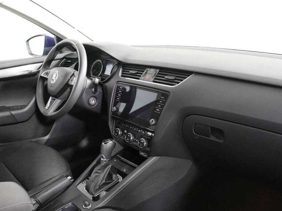 Skoda Octavia, 1.8 л, Робот, 2018 фото 8