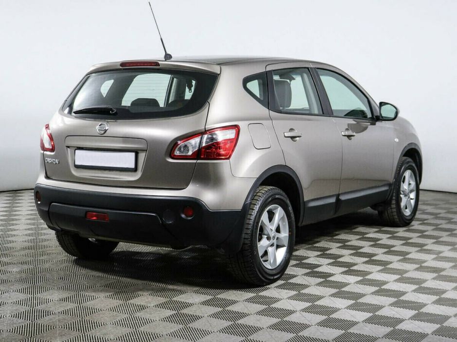 Nissan Qashqai, 2.0 л, Вариатор, 2012 фото 5