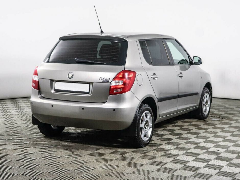 Skoda Fabia, 1.4 л, МТ, 2010 фото 4