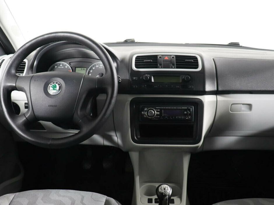 Skoda Fabia, 1.4 л, МТ, 2010 фото 2