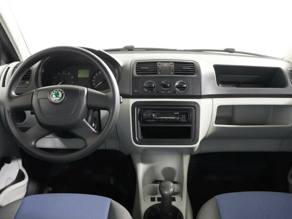 Skoda Fabia, 1.4 л, МТ, 2010 фото 2
