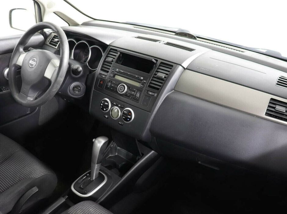 Nissan Tiida, 1.6 л, АТ, 2013 фото 2