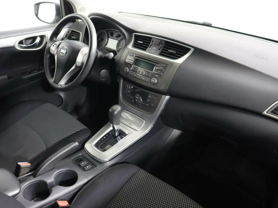 Nissan Tiida, 1.6 л, Вариатор, 2015 фото 2
