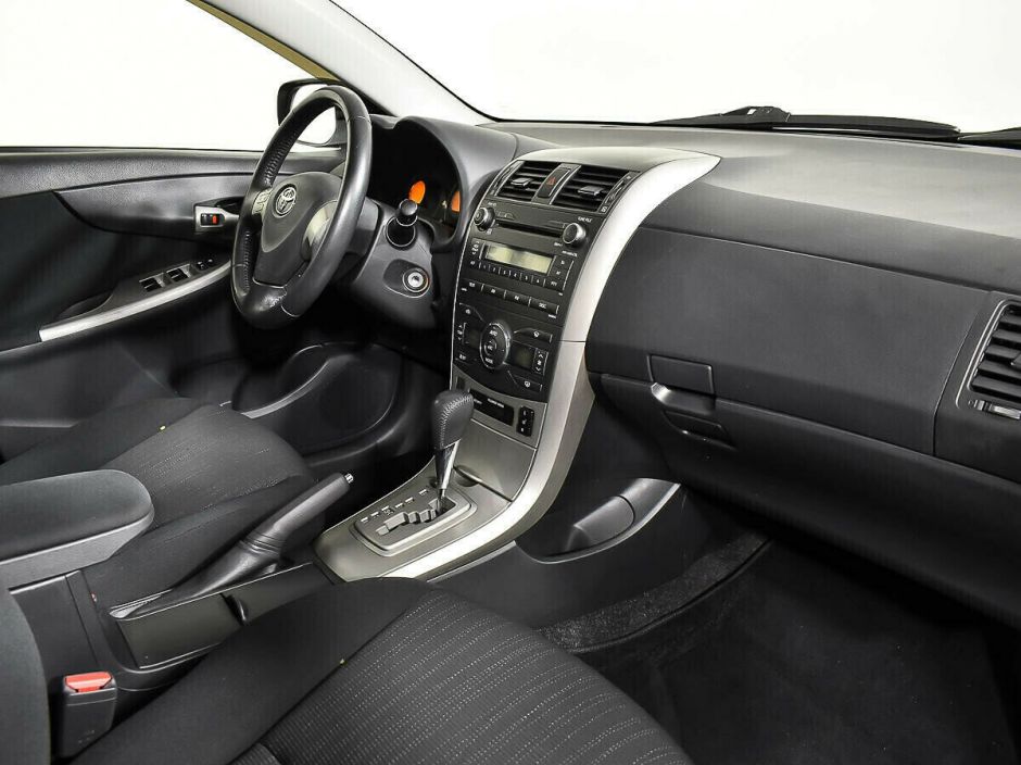 Toyota Corolla, 1.6 л, АТ, 2011 фото 2