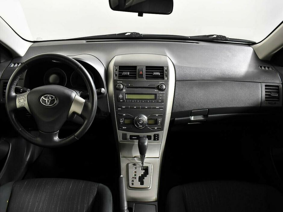 Toyota Corolla, 1.6 л, АТ, 2011 фото 1