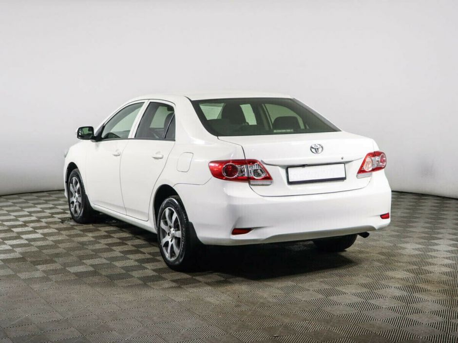 Toyota Corolla, 1.6 л, МТ, 2011 фото 6