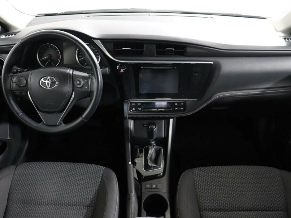 Toyota Corolla, 1.6 л, Вариатор, 2017 фото 2