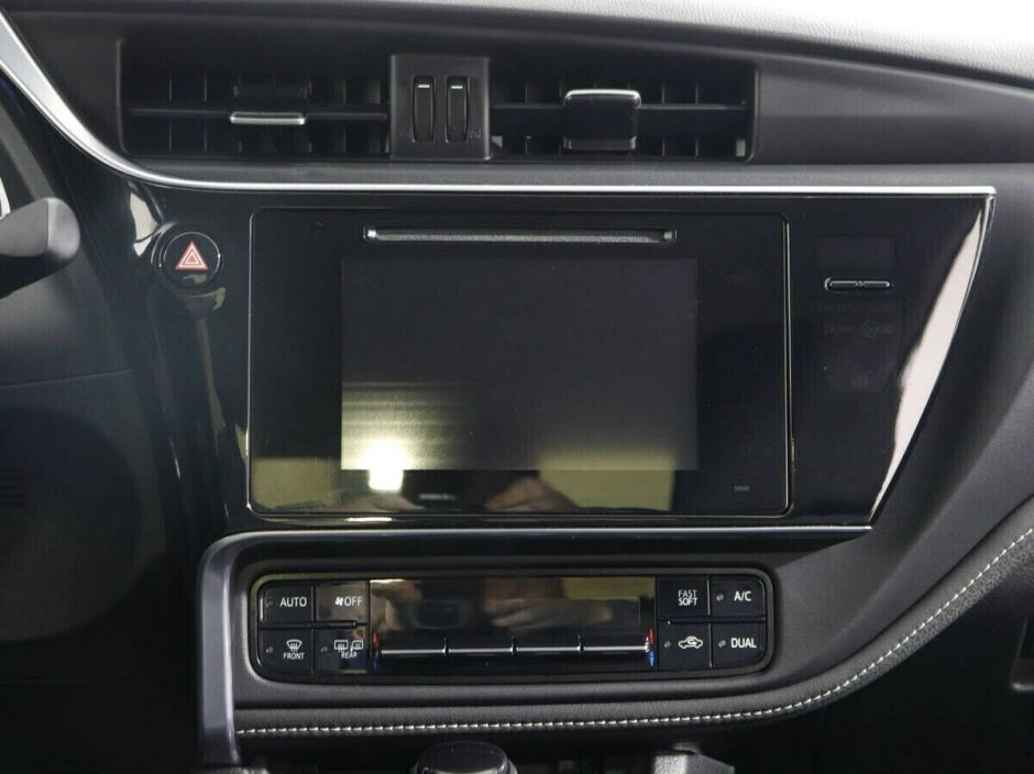 Toyota Corolla, 1.8 л, Вариатор, 2017 фото 8