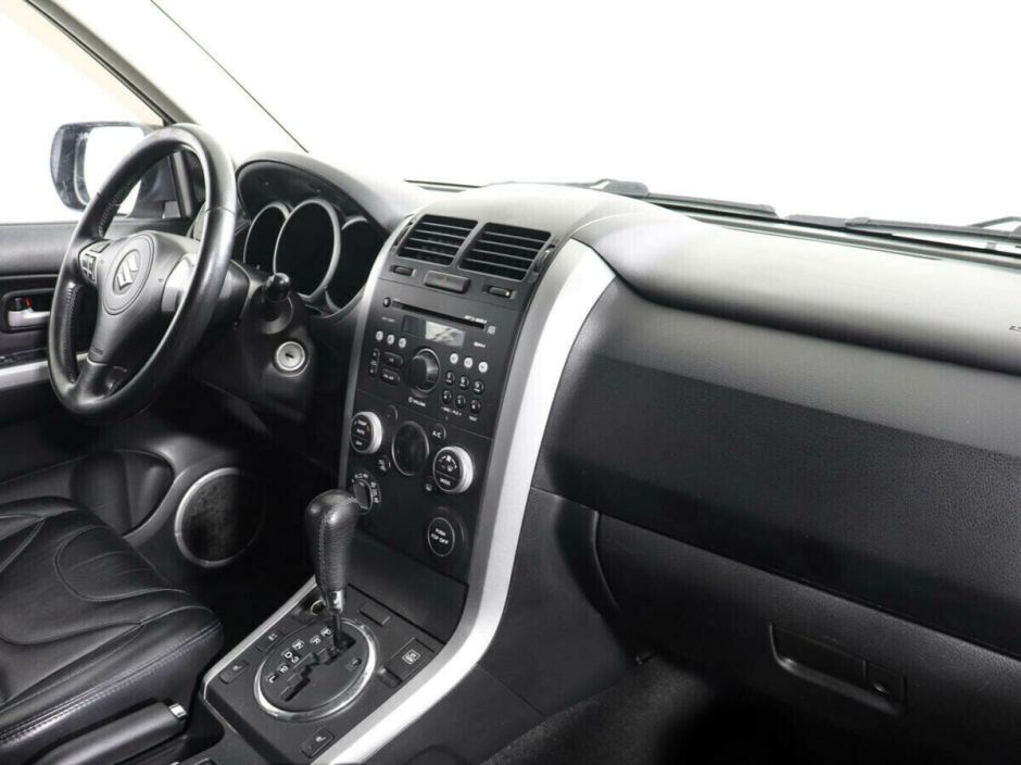 Suzuki Grand Vitara, 2.4 л, АТ, 2011 фото 8