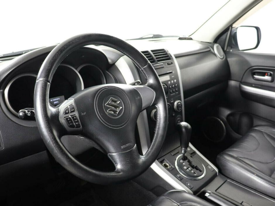 Suzuki Grand Vitara, 2.4 л, АТ, 2011 фото 2