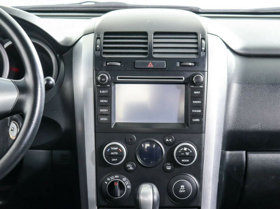 Suzuki Grand Vitara, 2.4 л, АТ, 2010 фото 8