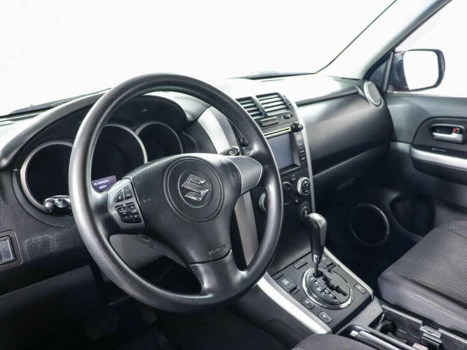 Suzuki Grand Vitara, 2.4 л, АТ, 2010 фото 2