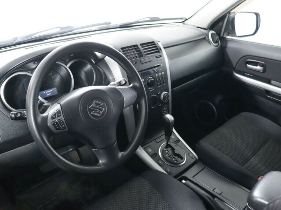 Suzuki Grand Vitara, 2.4 л, АТ, 2010 фото 7