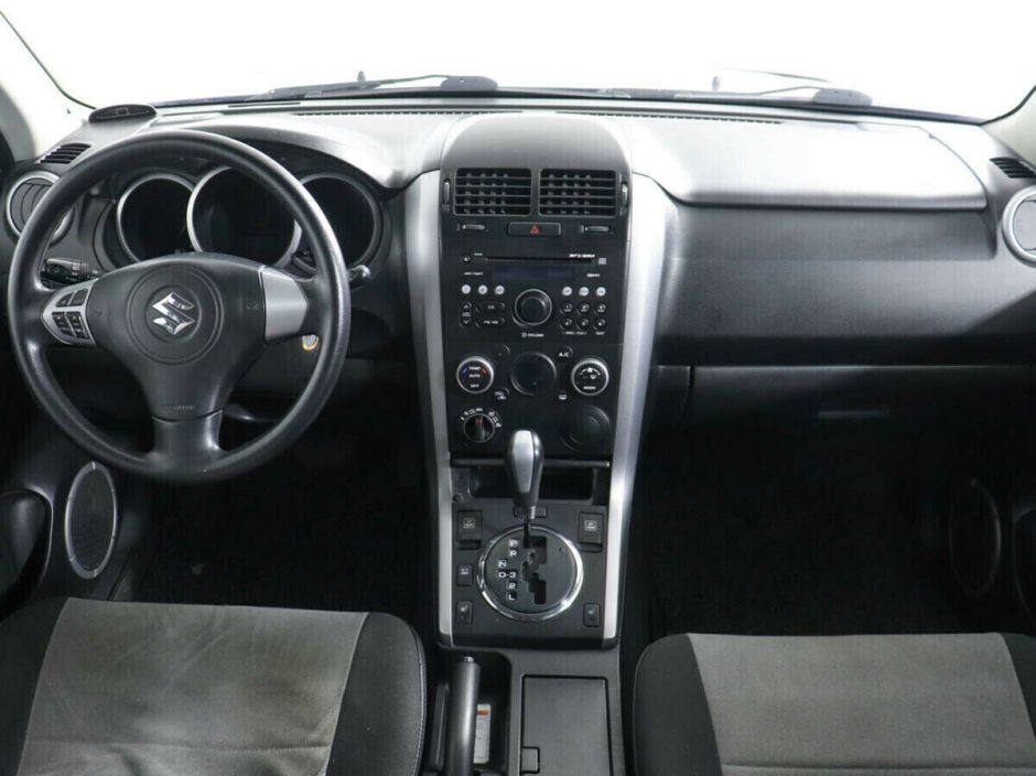 Suzuki Grand Vitara, 2.0 л, АТ, 2012 фото 1