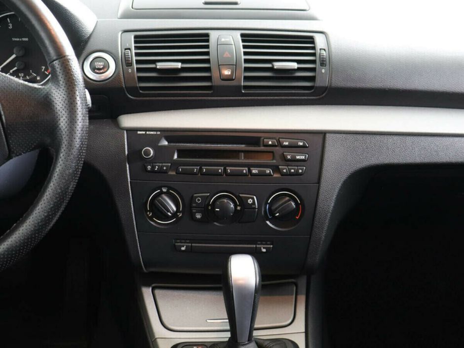 BMW 1 серии, 1.6 л, АТ, 2010 фото 8