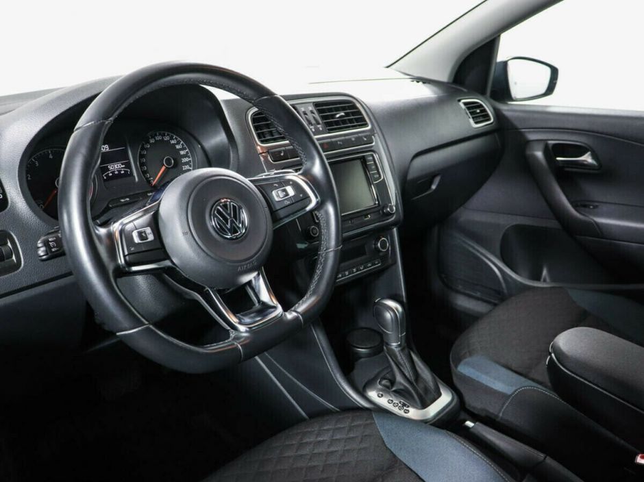 Volkswagen Polo, 1.6 л, АТ, 2017 фото 2