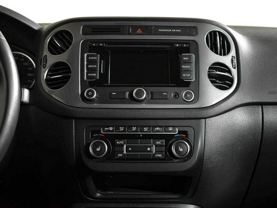 Volkswagen Tiguan, 2.0 л, АТ, 2012 фото 10