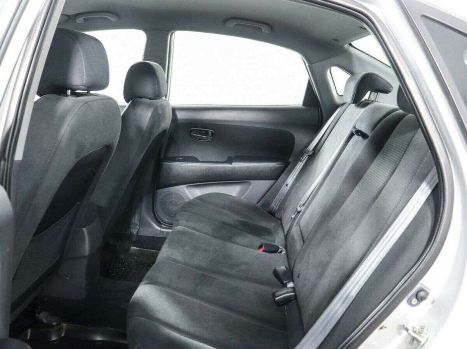 Hyundai Elantra, 1.6 л, МТ, 2010 фото 8