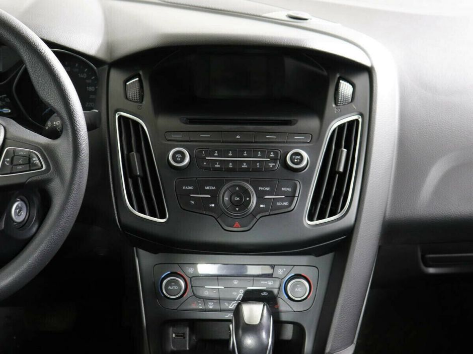 Ford Focus, 1.6 л, Робот, 2015 фото 1