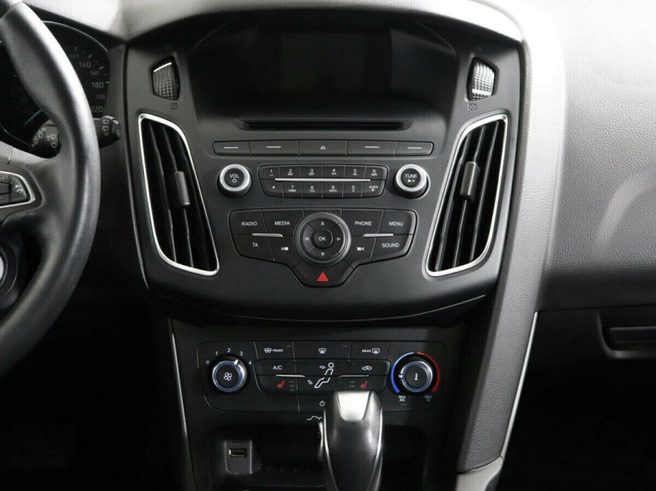 Ford Focus, 1.6 л, Робот, 2015 фото 1