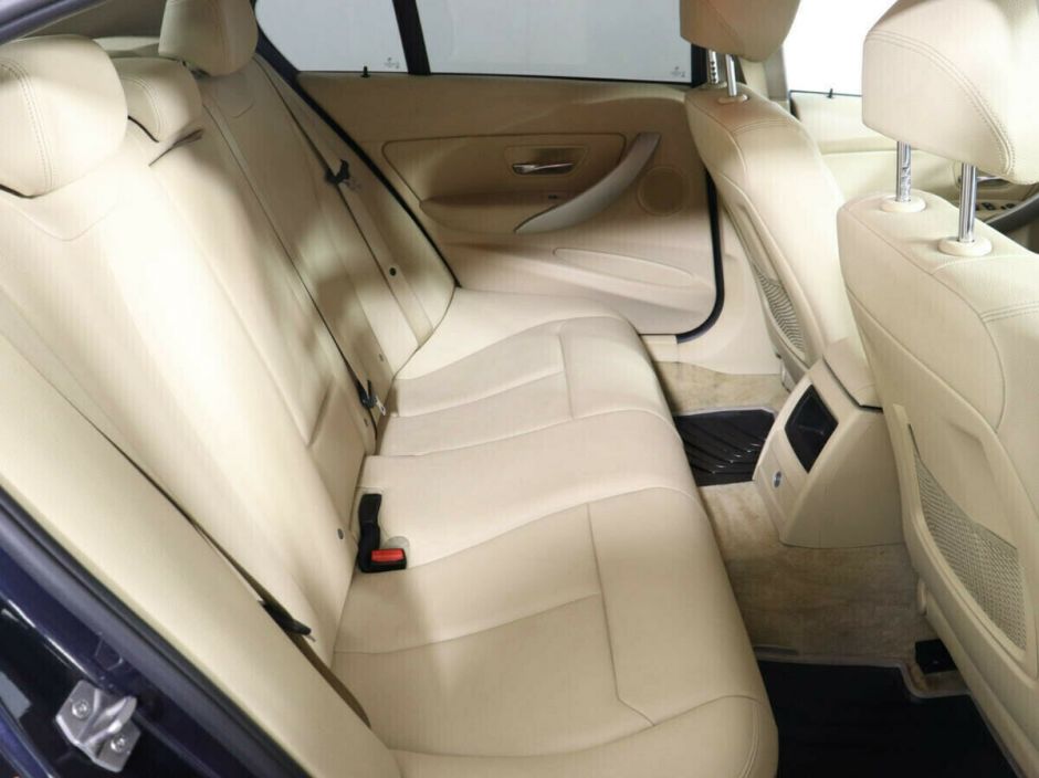BMW 3 серии, 2.0 л, АТ, 2012 фото 1
