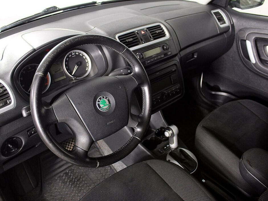 Skoda Fabia, 1.6 л, АТ, 2009 фото 1