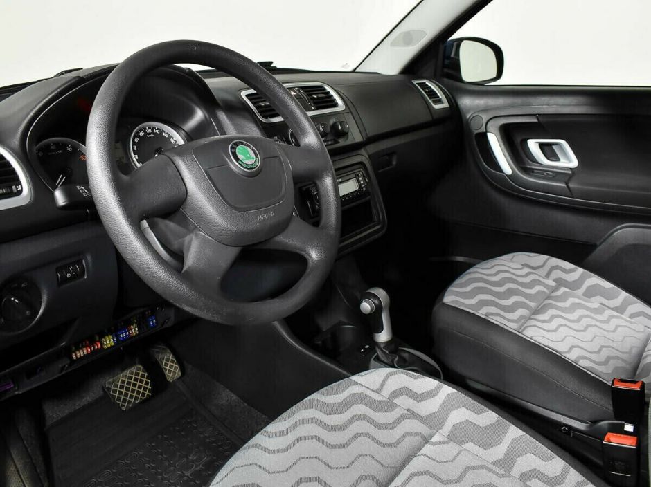 Skoda Fabia, 1.6 л, АТ, 2009 фото 8