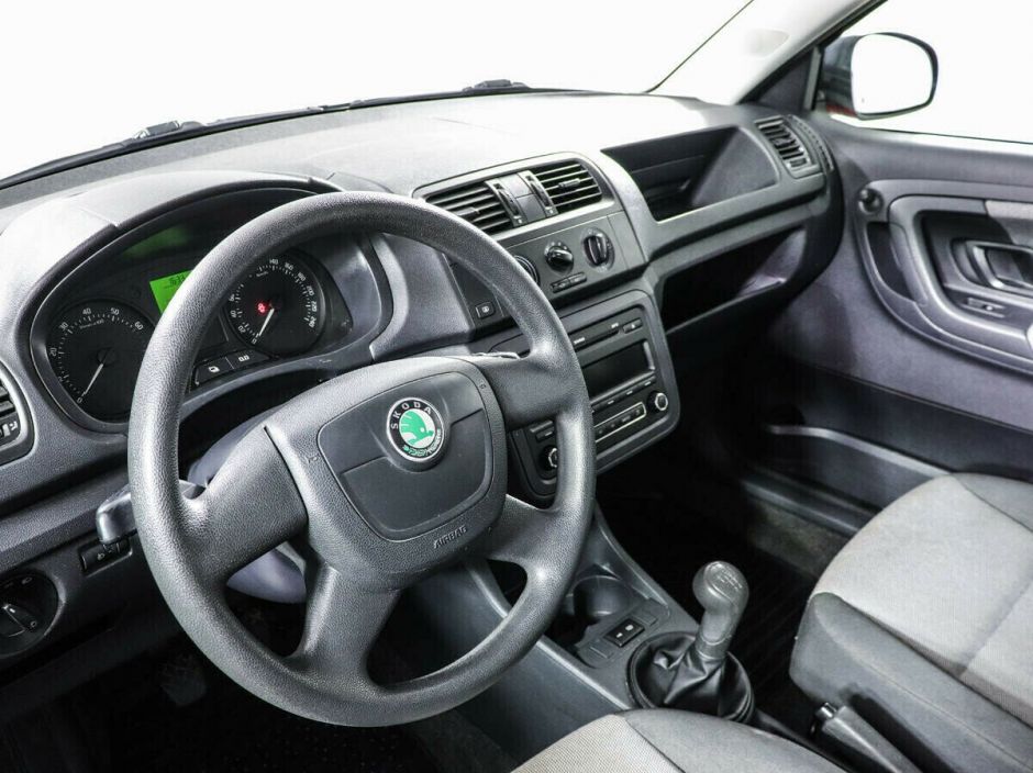 Skoda Fabia, 1.2 л, МТ, 2012 фото 1
