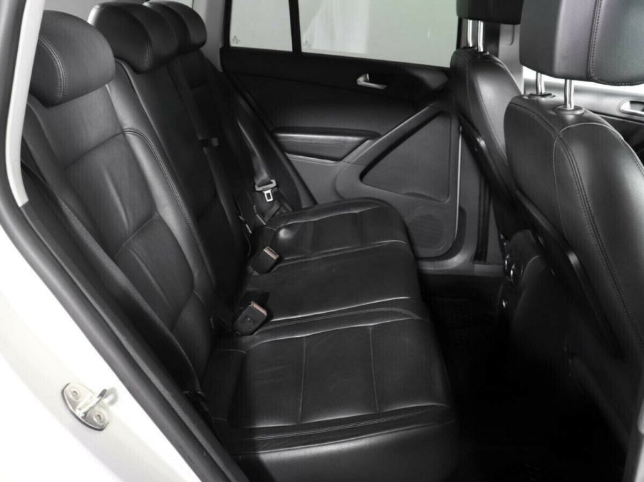 Volkswagen Tiguan, 2.0 л, АТ, 2012 фото 1