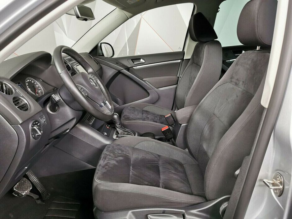 Volkswagen Tiguan, 2.0 л, АТ, 2012 фото 8