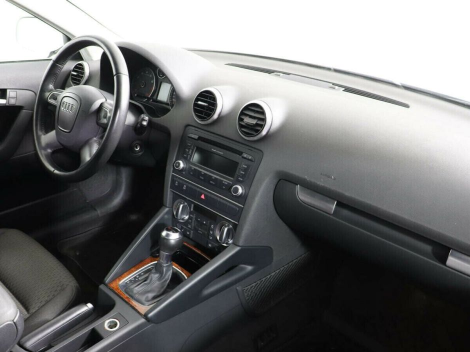 Audi A3, 1.2 л, Робот, 2011 фото 2