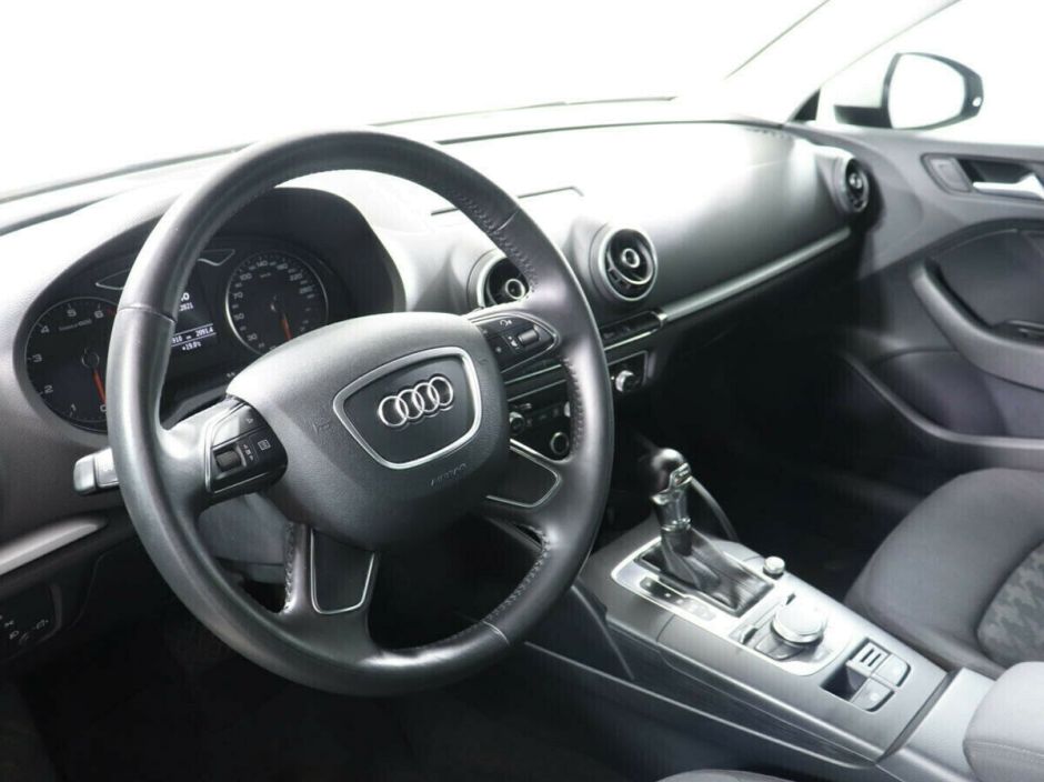 Audi A3, 1.4 л, Робот, 2013 фото 7
